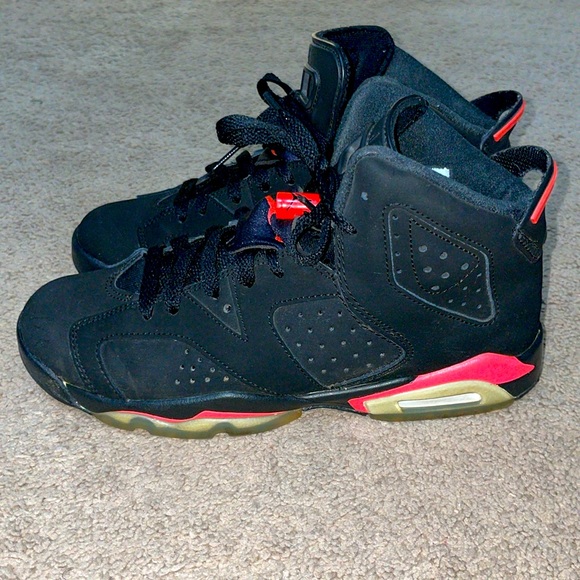 Like New Jordan Infared - Picture 2 of 6